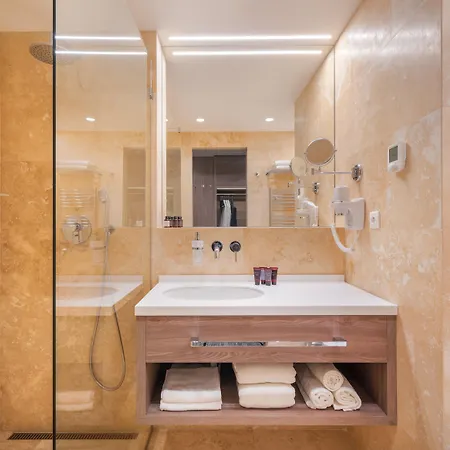 Hotel Cube