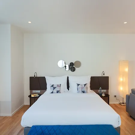 Cube Hotel 4*